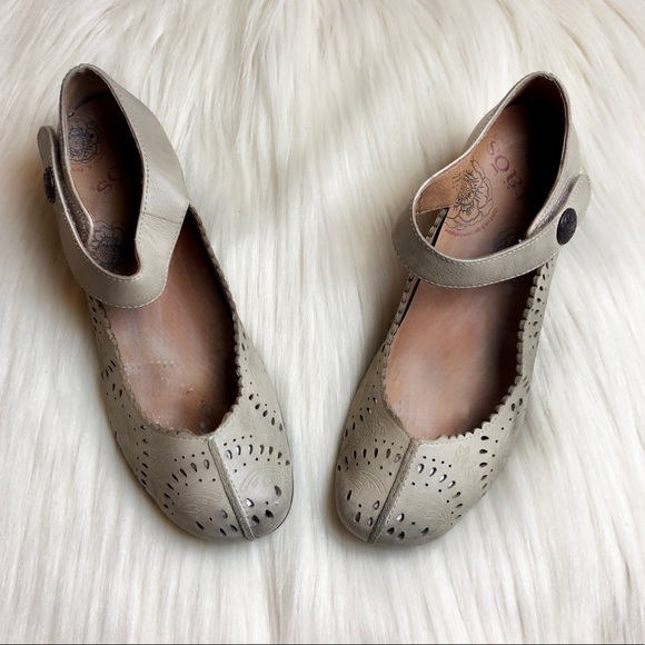 Taos Footwear Shoes - Taos ‘Tango’ Laser Cut Mary Janes in Gray